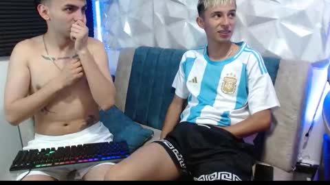 Snapshot of isaac_tan chatting on 09-19-25, 02:24 Isaac tan online show from 09-19-25, 02:24