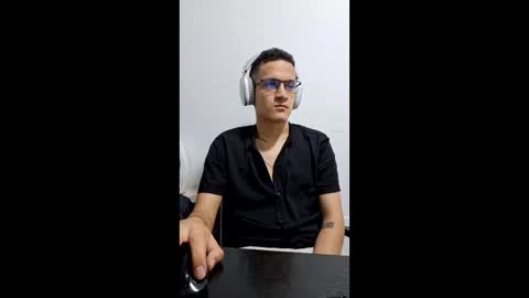 Isaac online show from 03-07-26, 03:47