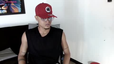 Snapshot of isaacas chatting on 11-17-25, 11:16 Isaacas online show from 11-17-25, 11:16