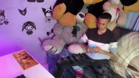 isaac online show from 02-04-26, 05:24