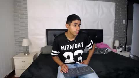 isaak_salomee online show from 06-11-26, 12:36