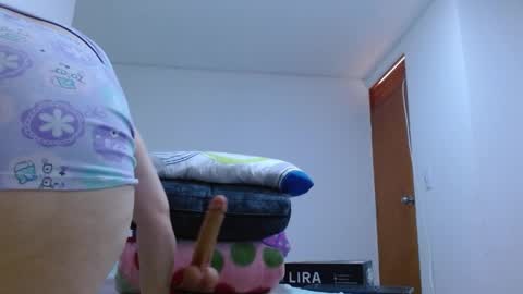 Snapshot of isabel_24_gil chatting on 05-10-26, 06:57 isabel online show from 05-10-26, 06:57