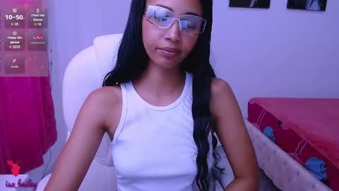 Snapshot of isabel_bailey chatting on 05-30-26, 10:18 isabel online show from 05-30-26, 10:18
