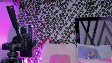 Isa online show from 02-20-26, 11:49