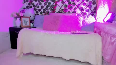 Snapshot of isabel_jamess chatting on 04-20-26, 09:38 Isa online show from 04-20-26, 09:38