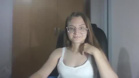 Snapshot of isabel_loveee chatting on 09-15-25, 06:52 isabel_loveee online show from 09-15-25, 06:52