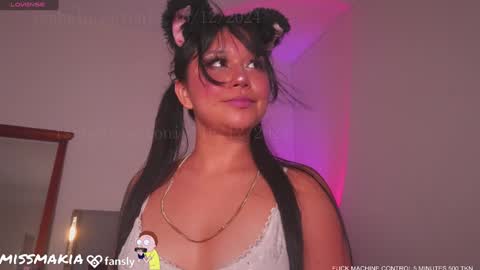 Snapshot of isabela_antonia_ chatting on 12-16-24, 08:52 online show from 12-16-24, 08:52