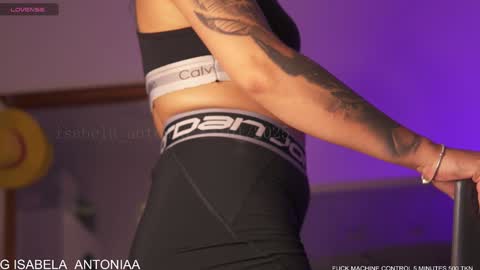 Snapshot of isabela_antonia_ chatting on 01-21-25, 07:15 online show from 01-21-25, 07:15