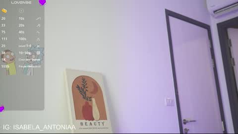 Snapshot of isabela_antonia_ chatting on 09-25-25, 09:13 online show from 09-25-25, 09:13