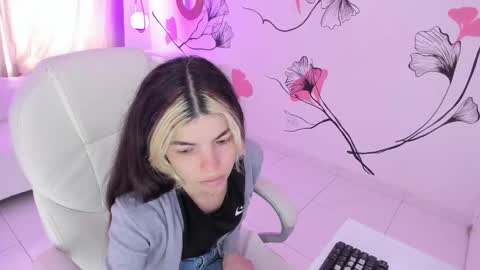 isabela_fiorelli online show from 10-12-25, 01:21