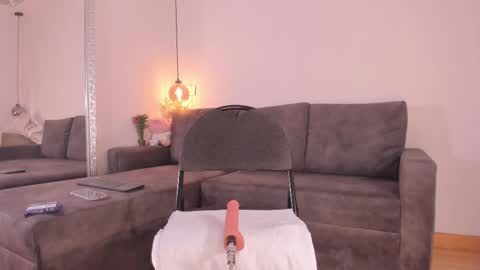 Snapshot of isabela_franco_ chatting on 09-23-25, 12:08 Isabela online show from 09-23-25, 12:08