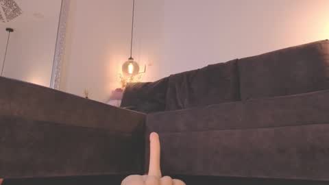 Isabela online show from 12-15-25, 11:47