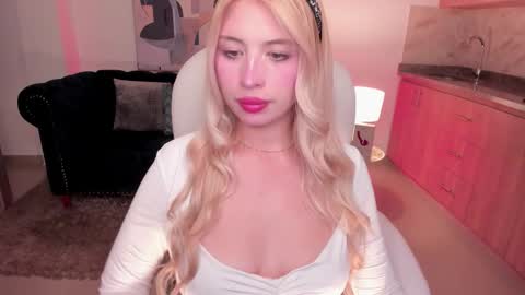 isabela romano online show from 09-12-25, 05:18