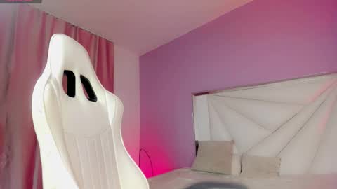 Snapshot of isabela_saenzz chatting on 10-10-25, 03:16 I S A B E L A ISA online show from 10-10-25, 03:16