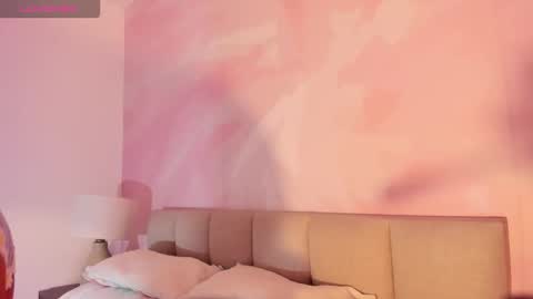 isabelastefano online show from 11-10-25, 03:16