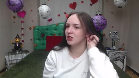 IsabelBlackberry online show from 11-02-25, 06:05