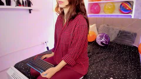 IsabelKiss online show from 02-02-26, 06:45