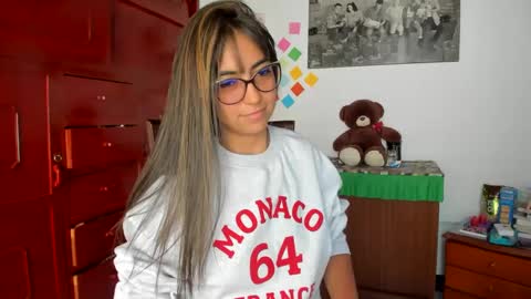 Snapshot of isabella22_1 chatting on 01-21-25, 04:48 Isabella22 1 online show from 01-21-25, 04:48