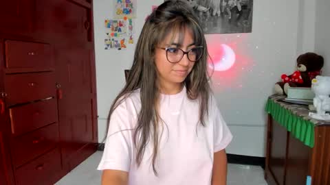 Snapshot of isabella22_1 chatting on 02-05-25, 04:36 Isabella22 1 online show from 02-05-25, 04:36