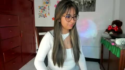 Snapshot of isabella22_1 chatting on 02-12-25, 01:06 Isabella22 1 online show from 02-12-25, 01:06