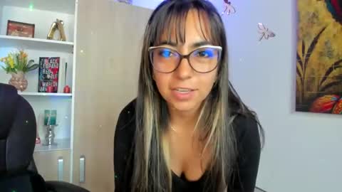 Snapshot of isabella22_1 chatting on 02-17-25, 02:48 Isabella22 1 online show from 02-17-25, 02:48