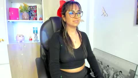 Snapshot of isabella22_1 chatting on 02-20-25, 01:51 Isabella22 1 online show from 02-20-25, 01:51