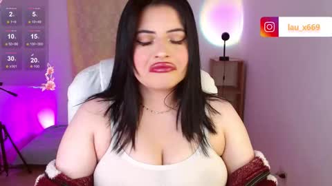 Snapshot of isabella_669 chatting on 09-09-25, 05:07 isabella online show from 09-09-25, 05:07
