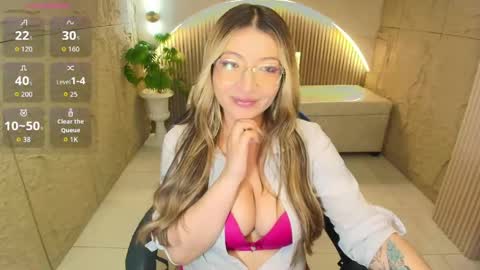 Snapshot of isabella__r chatting on 04-25-26, 01:08 Isa online show from 04-25-26, 01:08