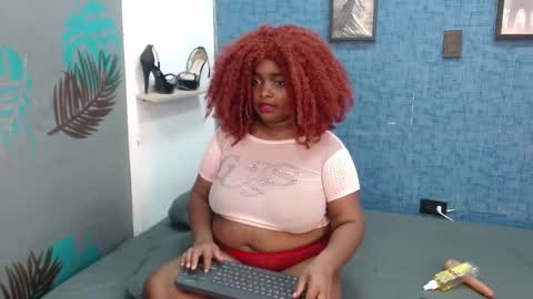 Snapshot of isabella_brown19 chatting on 10-27-25, 10:19 ISABELLA online show from 10-27-25, 10:19