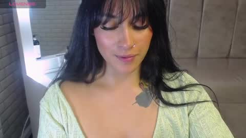 Snapshot of isabella_collen_v chatting on 04-23-26, 01:57 Hi Stream 800am to 200pm online show from 04-23-26, 01:57
