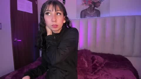 isabella_crofts online show from 12-19-25, 02:51