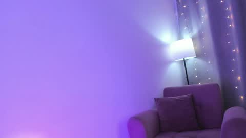 Snapshot of isabella_jones9 chatting on 05-14-26, 02:51 ISABELLA online show from 05-14-26, 02:51