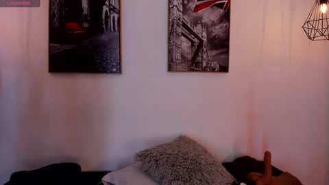 Snapshot of isabella_lopez_ chatting on 03-05-25, 12:00 Isabel Lopez online show from 03-05-25, 12:00