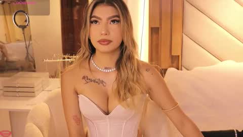 Isabella online show from 12-18-25, 08:26