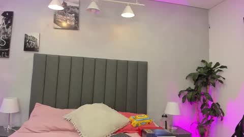 Isabella Nowa online show from 02-08-26, 11:46