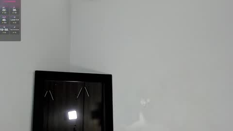 Snapshot of isabella_savina chatting on 01-16-25, 10:44 Isabella online show from 01-16-25, 10:44