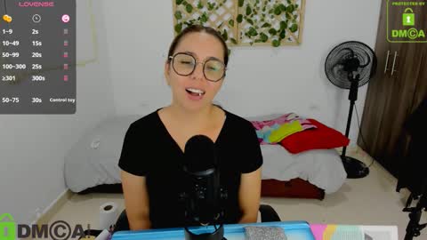 Isabella online show from 11-19-25, 10:10