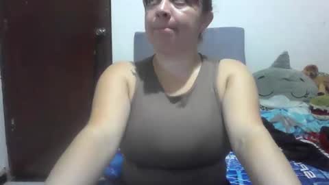 Snapshot of isabellaa_hills_ chatting on 06-11-26, 01:16 isabellaa_hills_ online show from 06-11-26, 01:16