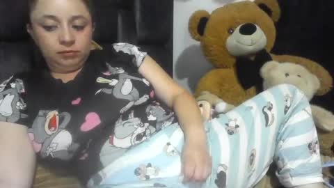 Snapshot of isabellaa_hills_ chatting on 07-05-26, 02:40 isabellaa_hills_ online show from 07-05-26, 02:40