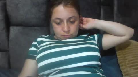 Snapshot of isabellaa_hills_ chatting on 07-10-26, 06:21 isabellaa_hills_ online show from 07-10-26, 06:21