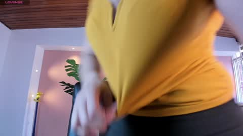 Snapshot of isabellaajoness chatting on 02-03-25, 12:25 Isabella Everyday From 0530 to 1430 Col Time online show from 02-03-25, 12:25