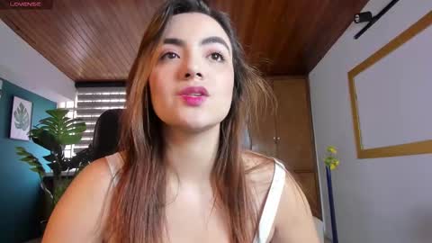 Snapshot of isabellaajoness chatting on 11-12-25, 12:16 Isabella Everyday From 0530 to 1430 Col Time online show from 11-12-25, 12:16