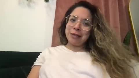 isabellaelizabeth online show from 01-17-26, 05:49