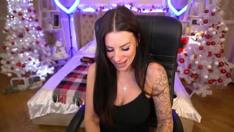 Marina online show from 12-15-24, 01:43