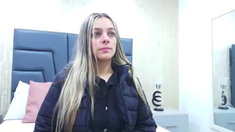 Isabella  online show from 02-01-26, 01:42