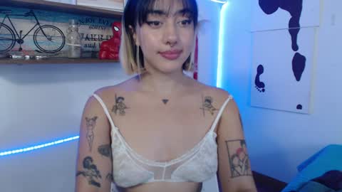 Snapshot of isabellakoff chatting on 01-08-25, 05:48 Tati - online show from 01-08-25, 05:48