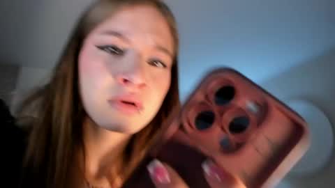 Isabella Moretti online show from 04-23-26, 03:52