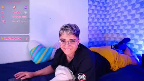 Isabella Mout  online show from 02-02-25, 11:32