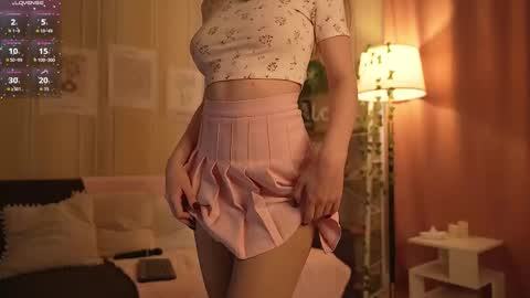 Snapshot of isabellatorrance chatting on 09-22-25, 04:14 Bella online show from 09-22-25, 04:14