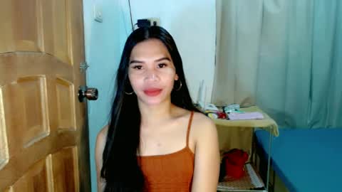 Snapshot of isabelle_amore chatting on 06-20-26, 08:55 Ysa online show from 06-20-26, 08:55